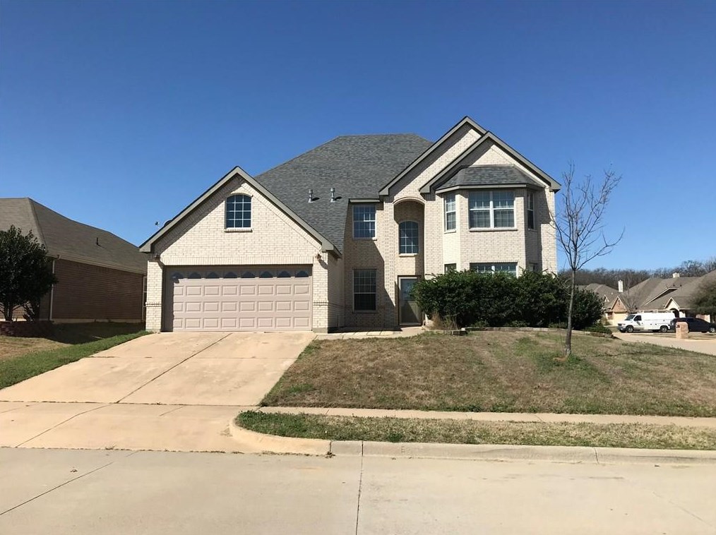 1104 Hidden Meadow Dr, Burleson, TX 76028