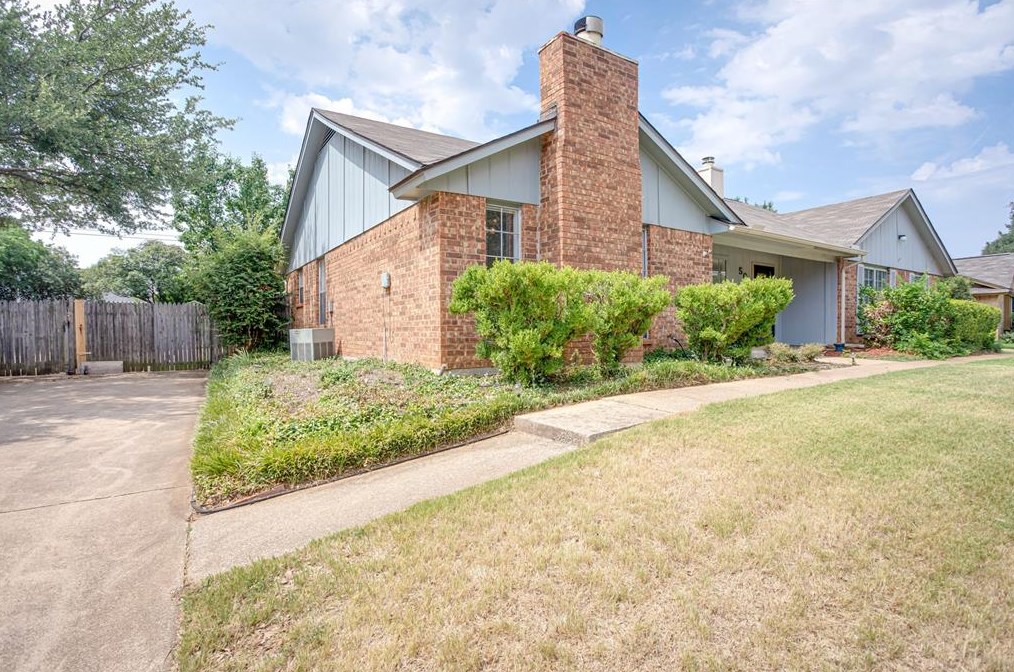 503 Augustine Dr, Euless, TX 76039