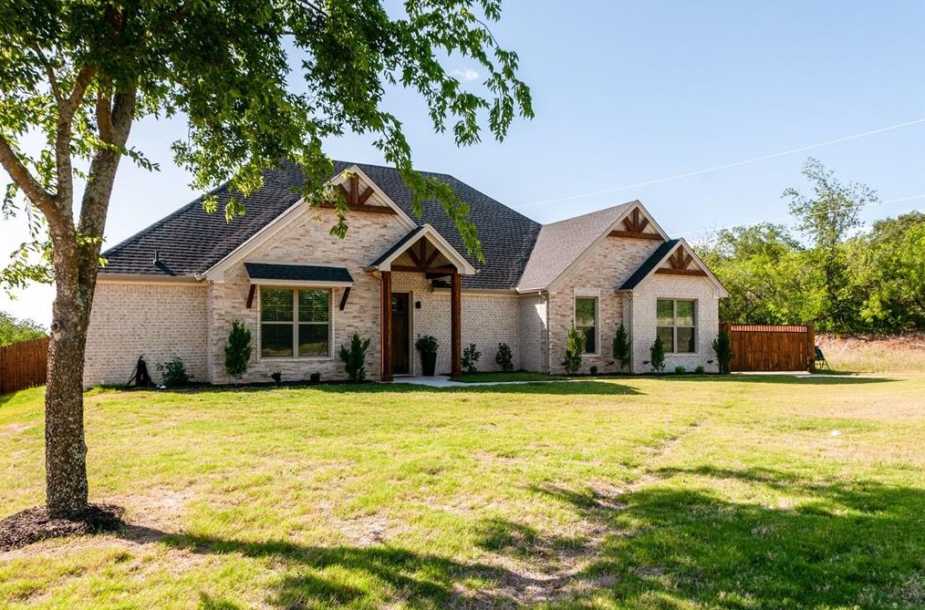 910 White Marlin Dr, Burleson, TX 76028