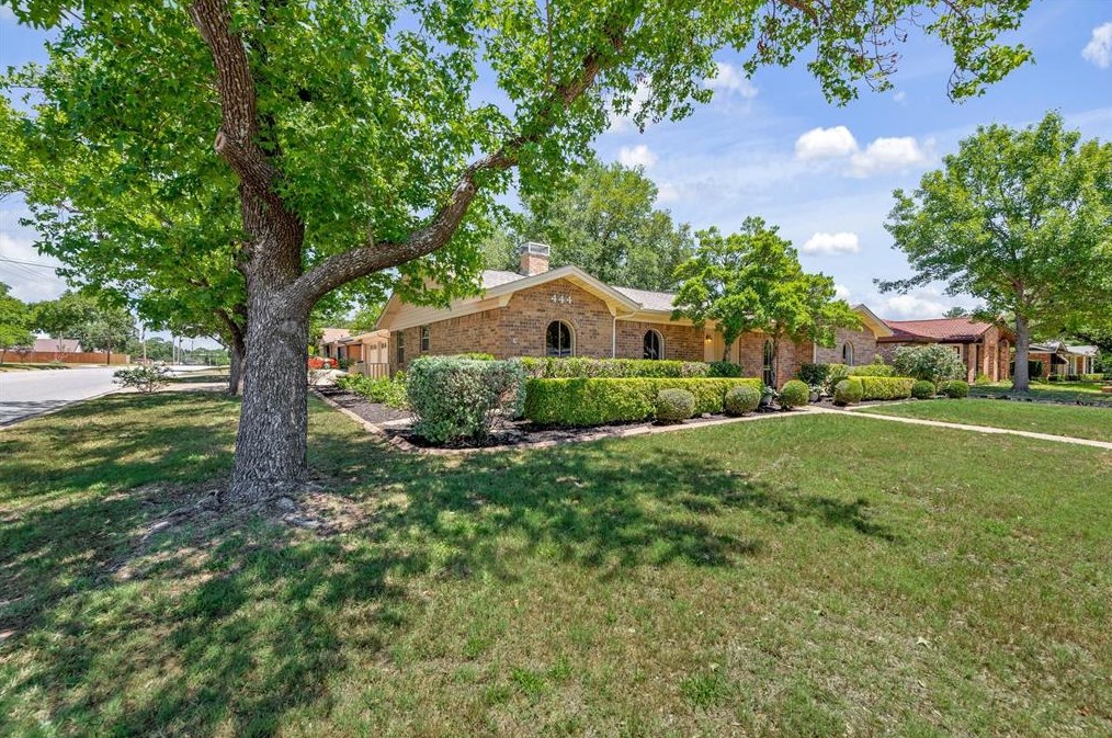 444 Baker Dr, Hurst, TX 76054