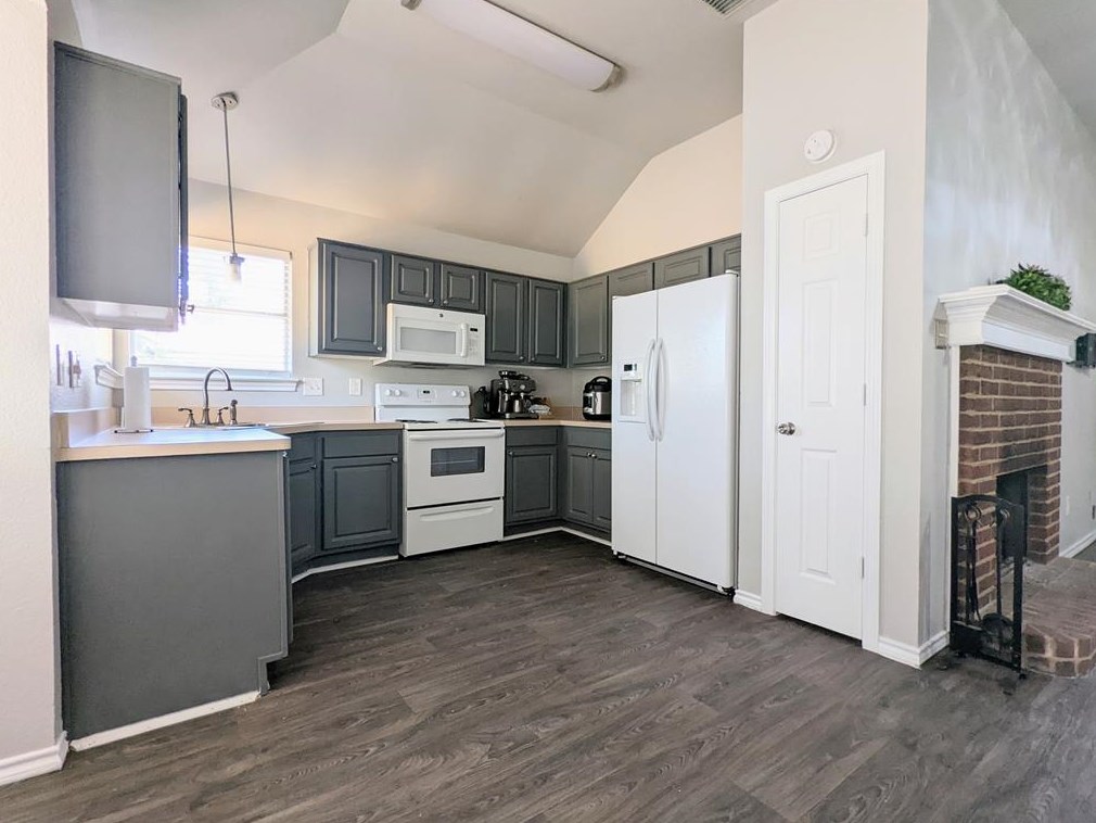 1401 Ridge Dr, Midlothian, TX 76065