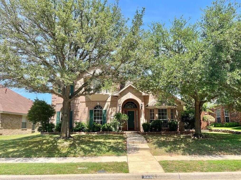 8232 Novaro Dr, Plano, TX 75025