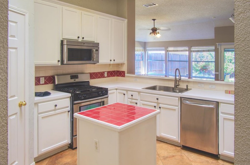 1173 Taylor Ln, Lewisville, TX 75077