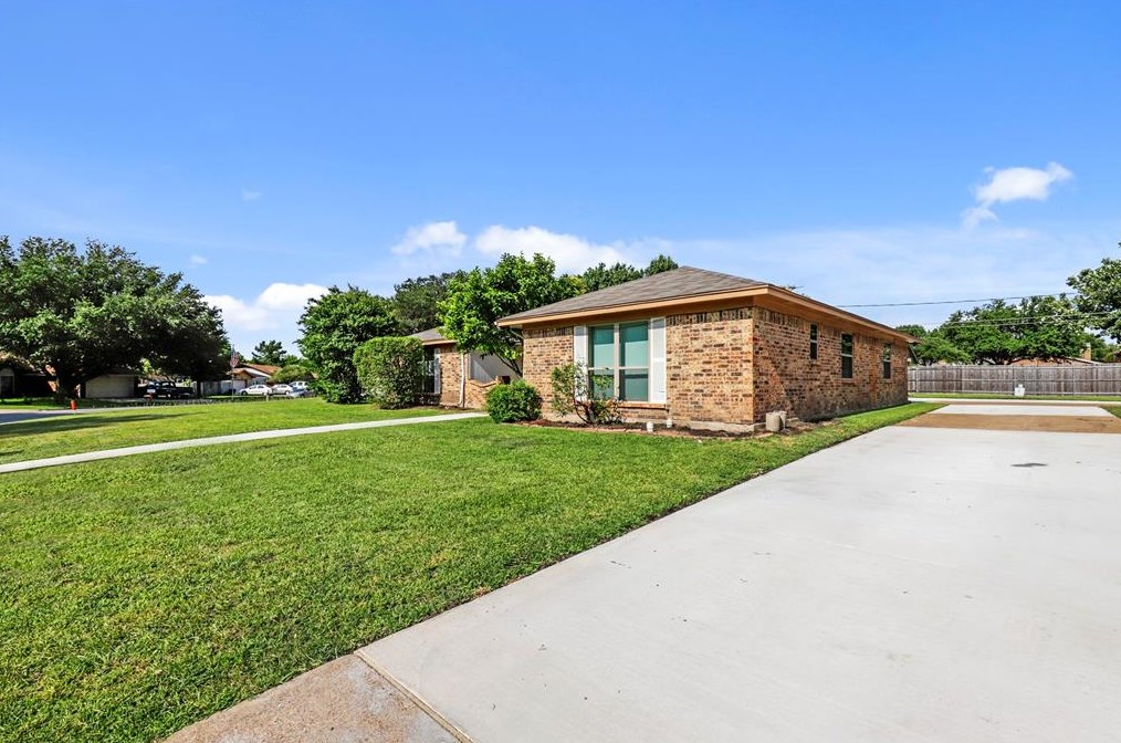 936 Cottonwood Trl, Fort Worth, TX 76126
