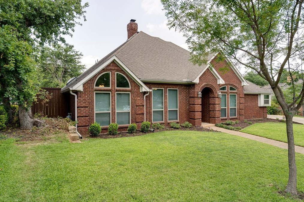 2942 Woodland Hills Dr, Grapevine, TX 76051