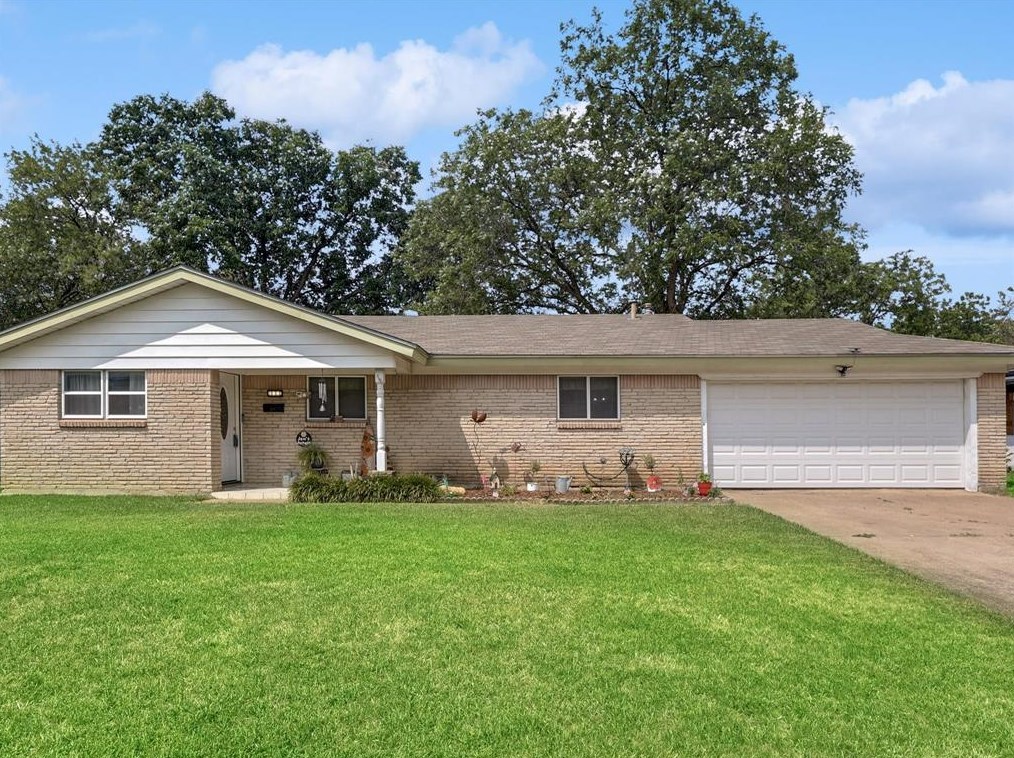 5417 Greenwood Way, North Richland Hills, TX 76180