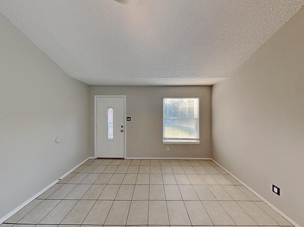 7301 Sunnybank Dr, Fort Worth, TX 76137