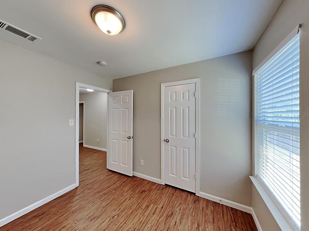 8335 Lake Anna Dr, Dallas, TX 75217