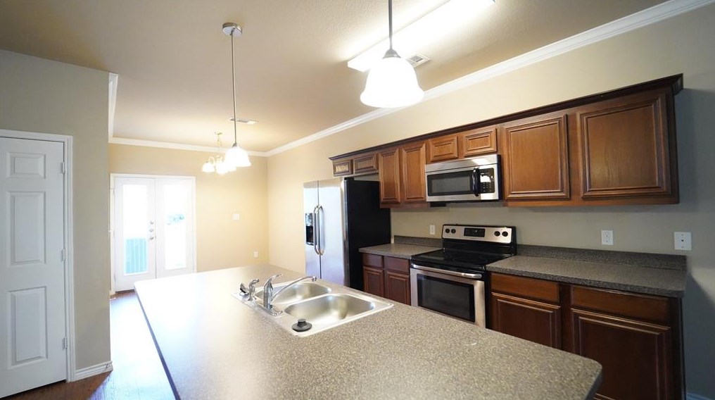 1113 Newcastle Dr, Weatherford, TX 76086