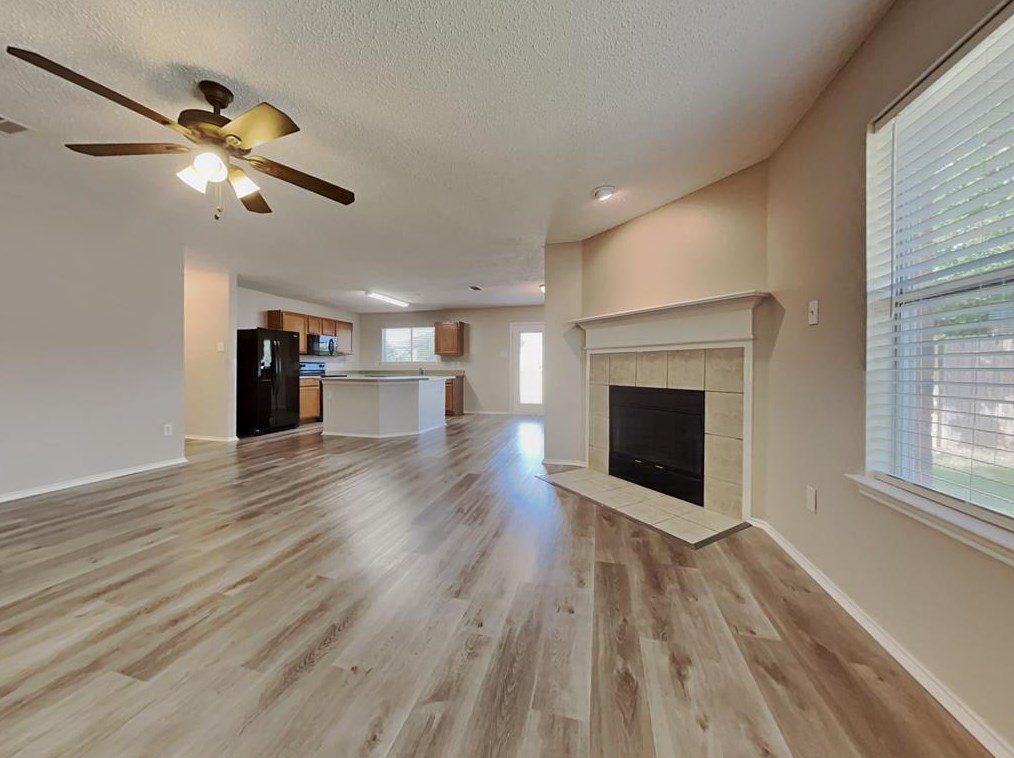 120 Gayleh Ln, Waxahachie, TX 75165
