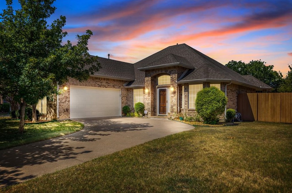 8121 Salt River Rd, Fort Worth, TX 76137