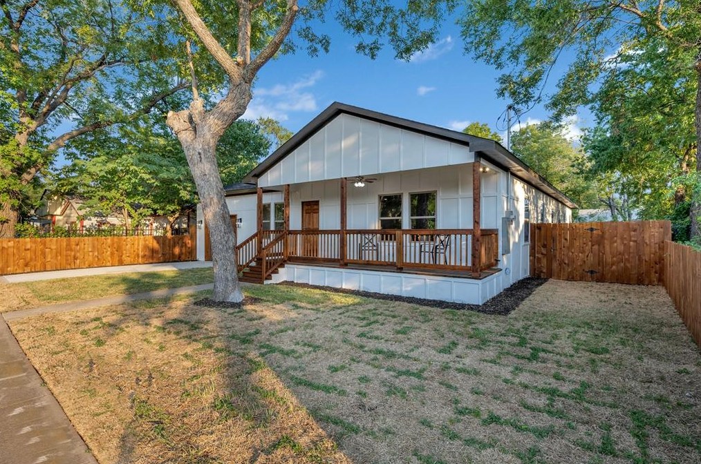 1946 Life Ave, Dallas, TX 75212-2517