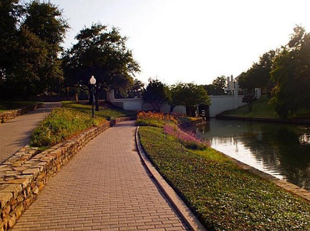 716 Canal St, Irving, TX 75063