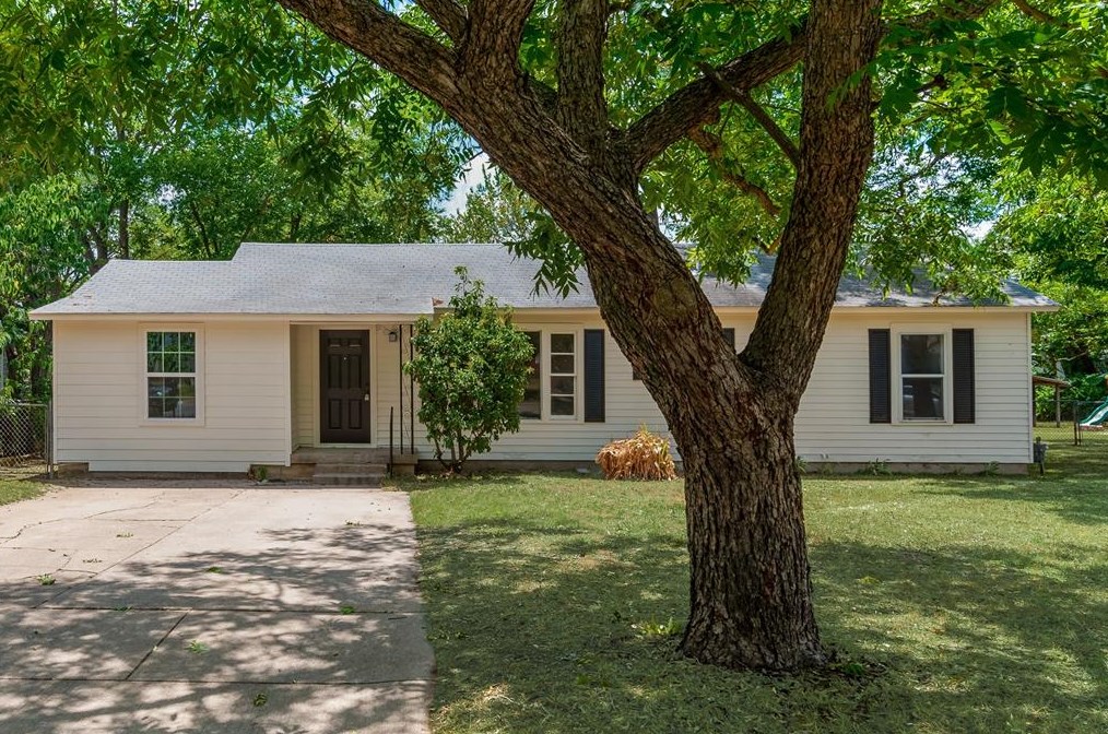 1108 Ann St, Bedford, TX 76022