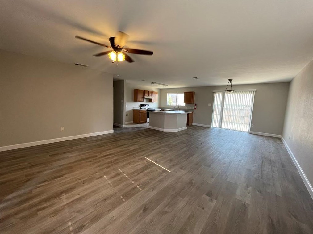 531 Cantebury Park Ln, Ponder, TX 76259