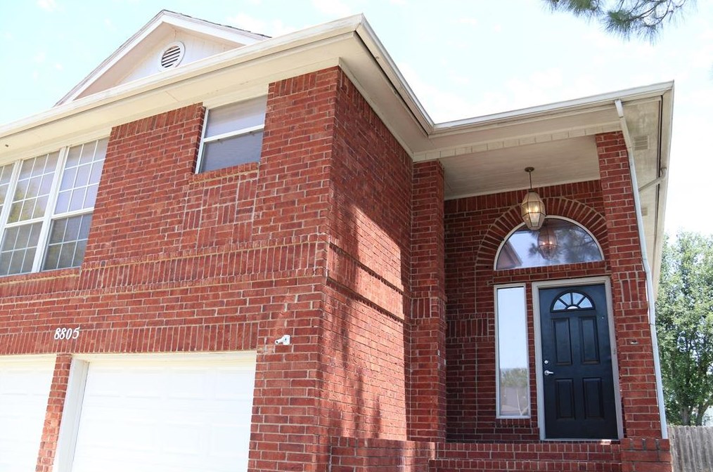 8805 Sabinas Trl, Fort Worth, TX 76118