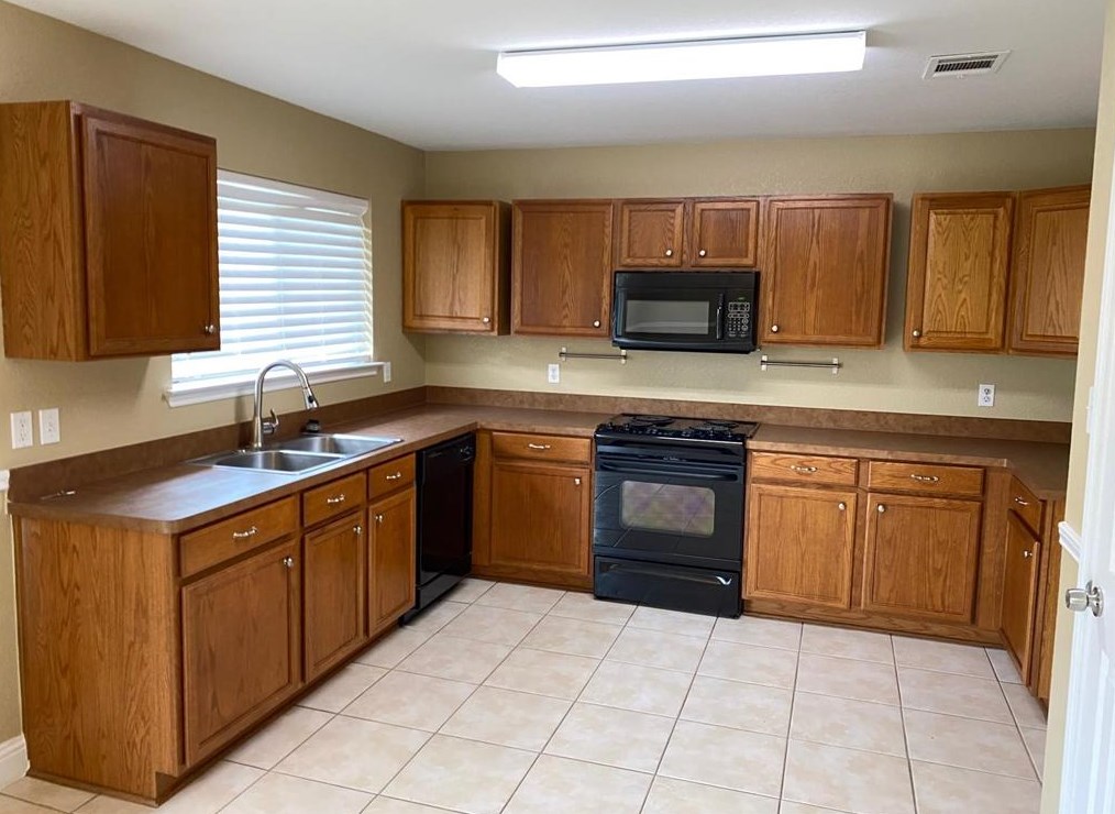 151 Jefferson Dr, Venus, TX 76084