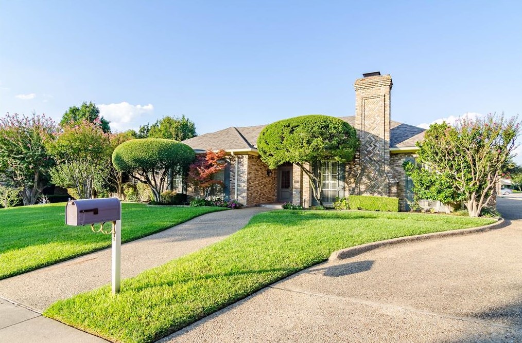 16814 Preston Bend Dr, Dallas TX  75248-1353 exterior