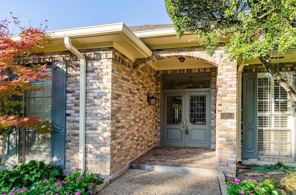 16814 Preston Bend Dr, Dallas TX  75248-1353 exterior