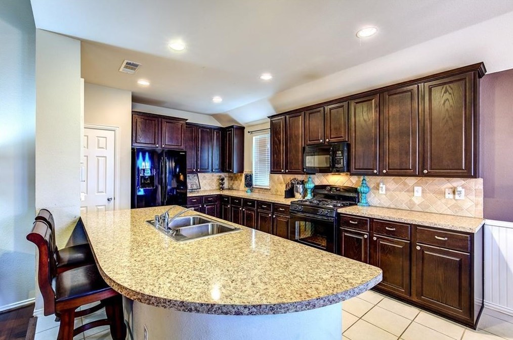 718 Sycamore Trl, Forney, TX 75126