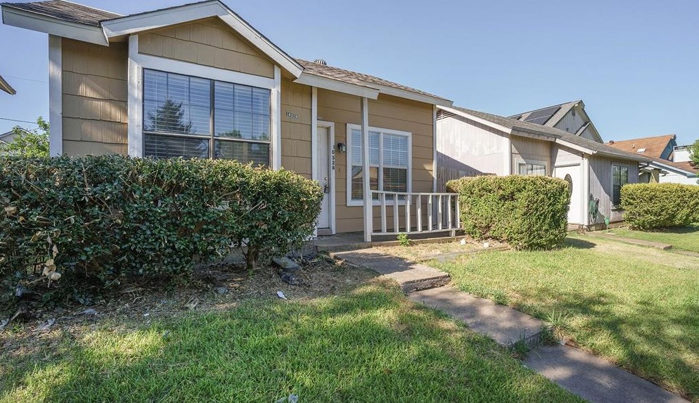 10328 Chelmsford Dr, Dallas, TX 75217