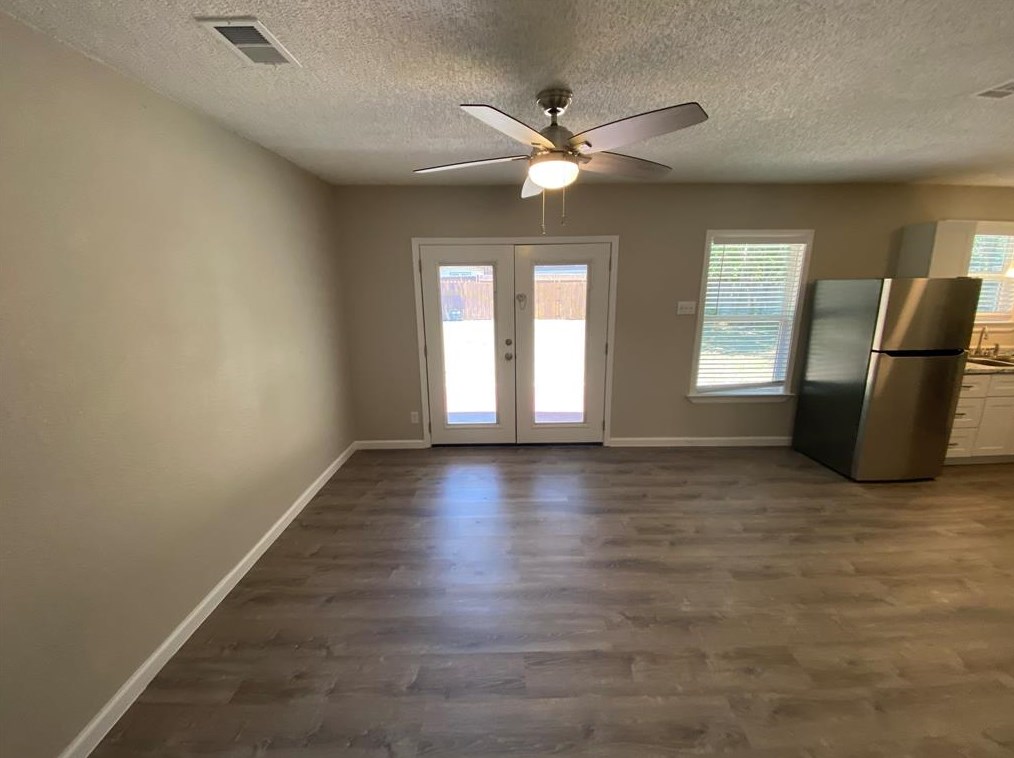 2933 Scottsbluff Dr, Dallas, TX 75228-4504