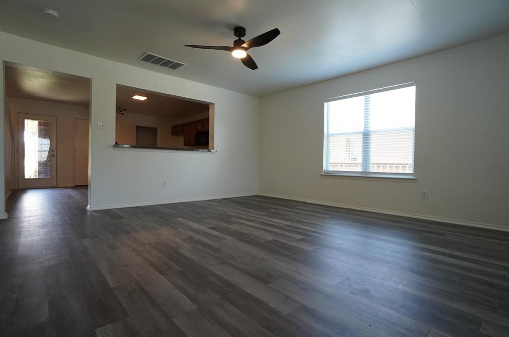 4917 Captains Pl, Garland, TX 75043