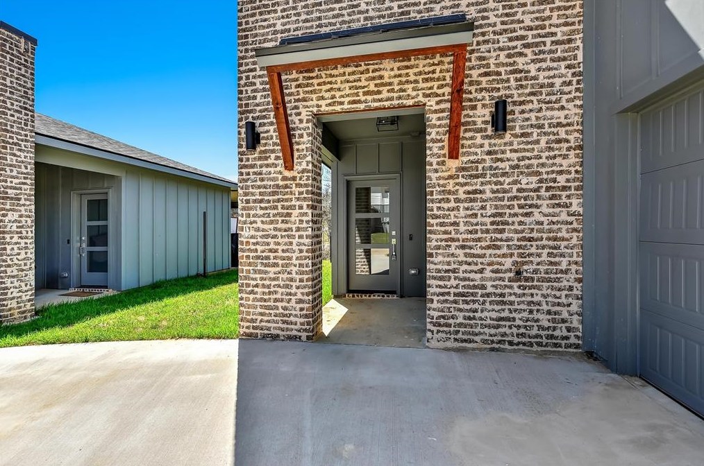 3260 W Crawford St #601, Denison, TX 75020