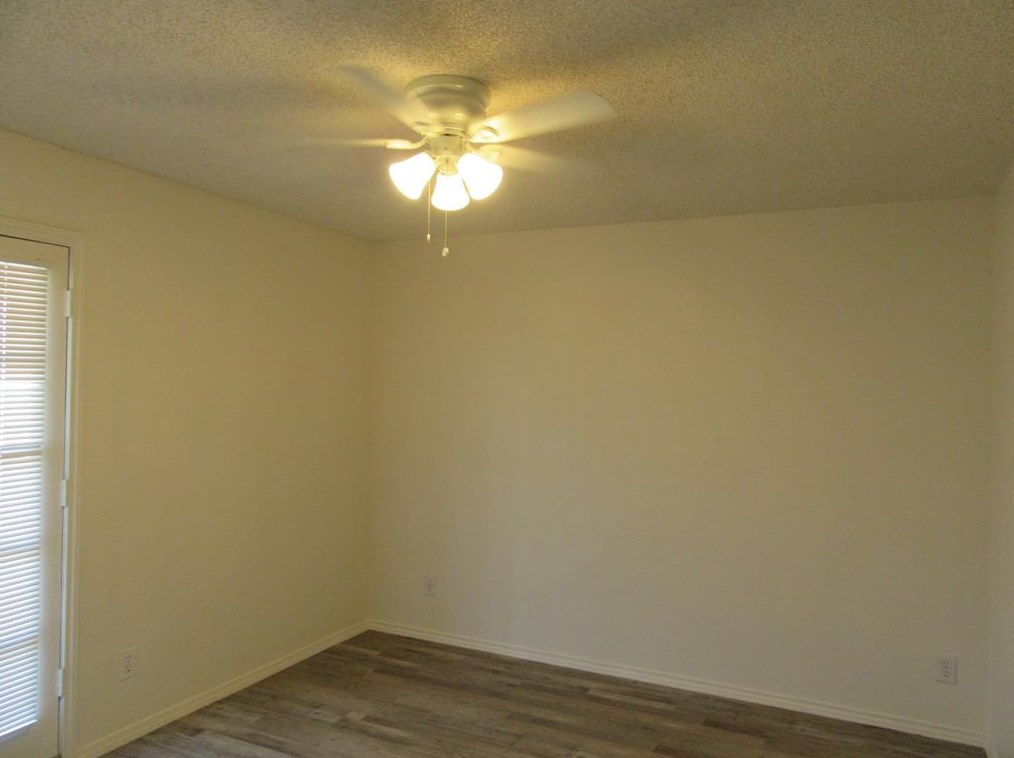 5750 Phoenix Dr, Dallas TX  75231-5277 exterior