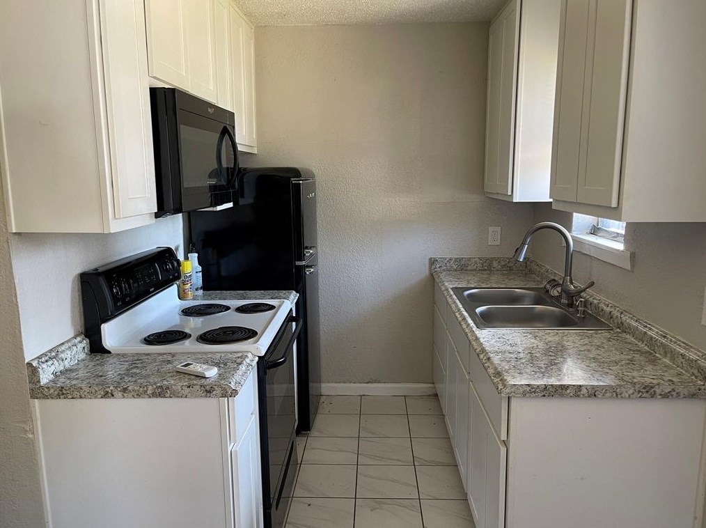3910 Polly St, Dallas, TX 75210