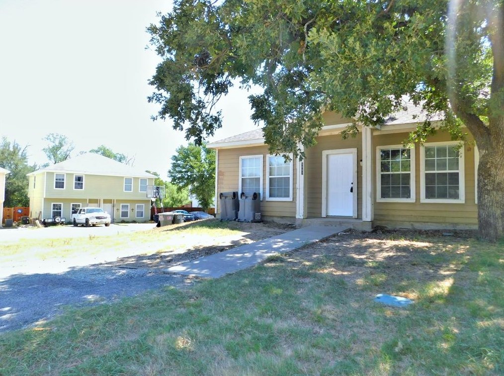 5992 Robinwood St, Oak Point, TX 75068