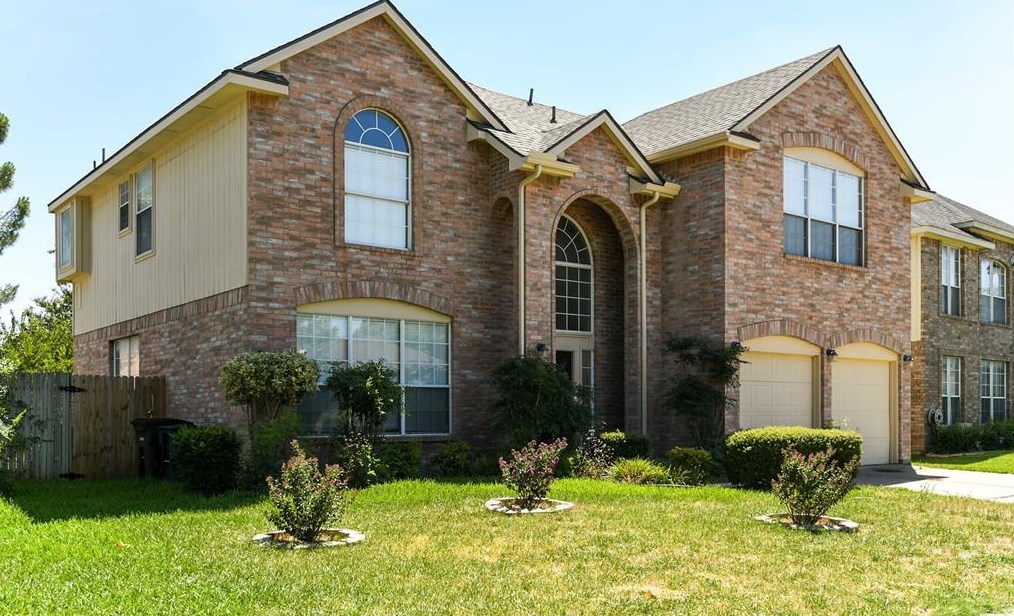 2909 Misty Valley Dr, Fort Worth, TX 76123