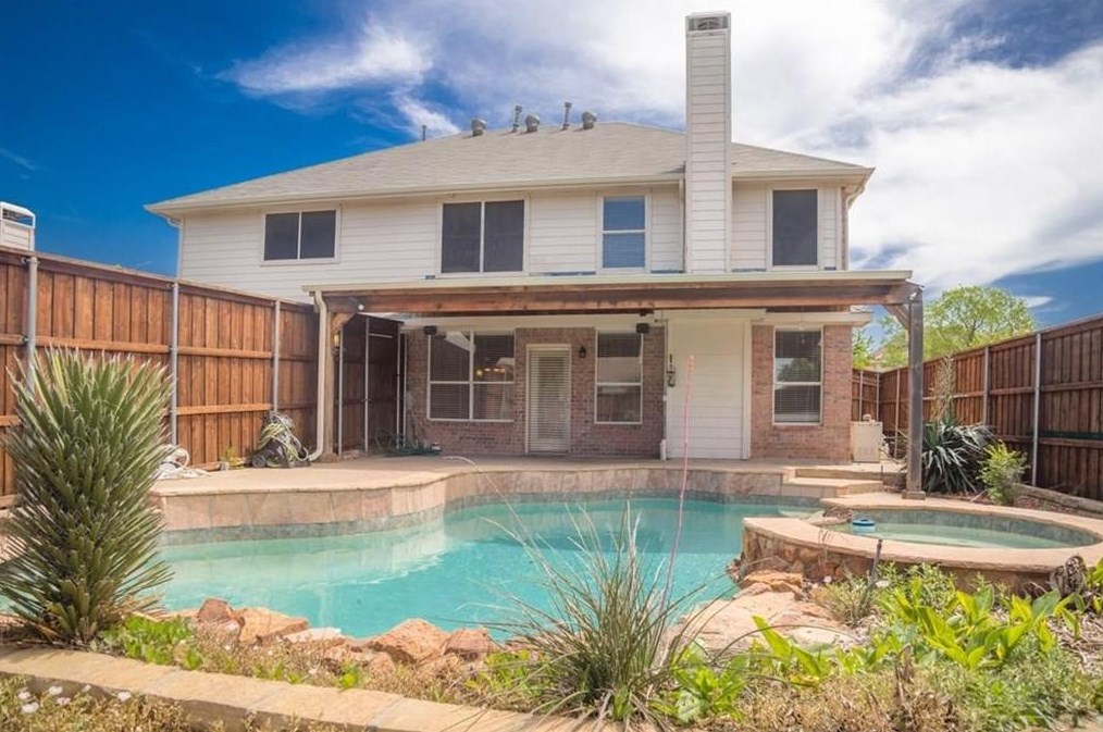 2048 Piedmont Dr, Lewisville, TX 75067
