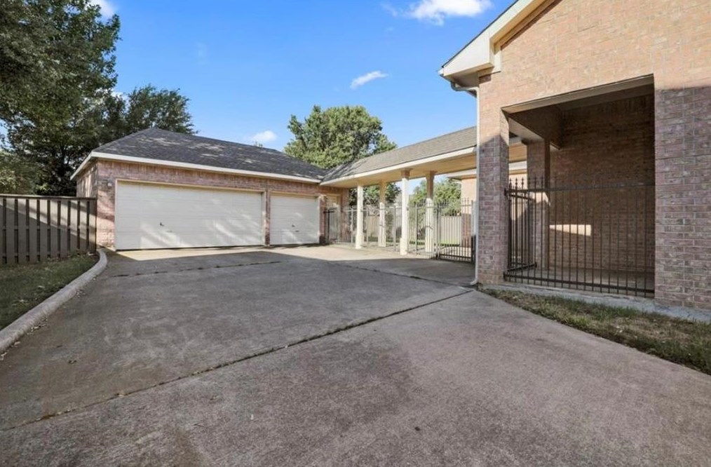 719 Bryson Way, Grapevine, TX 76092