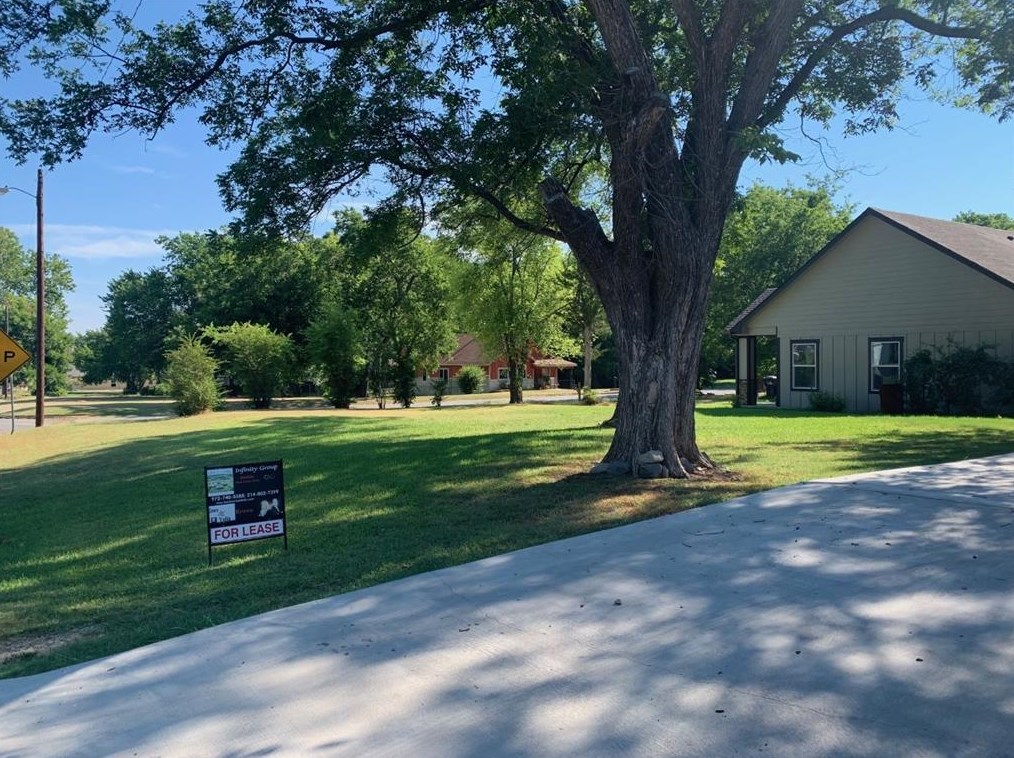 712 N Barrett Ave, Denison, TX 75020
