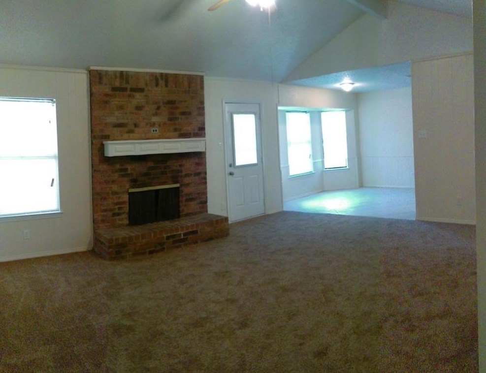 6457 Whitehurst Dr, Fort Worth, TX 76148