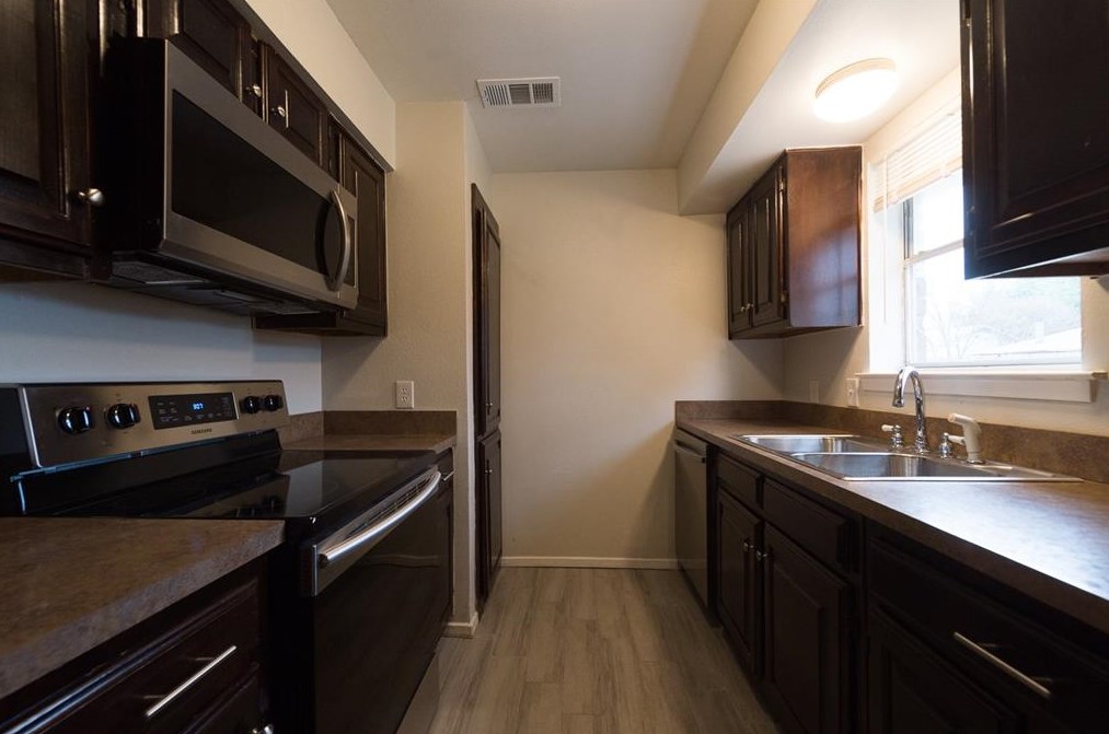 1316 Mulberry Ln, Mesquite, TX 75149