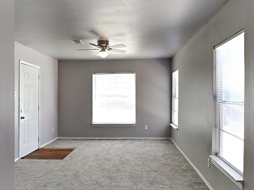 2475 Volga Ave, Dallas TX  75216-5851 exterior