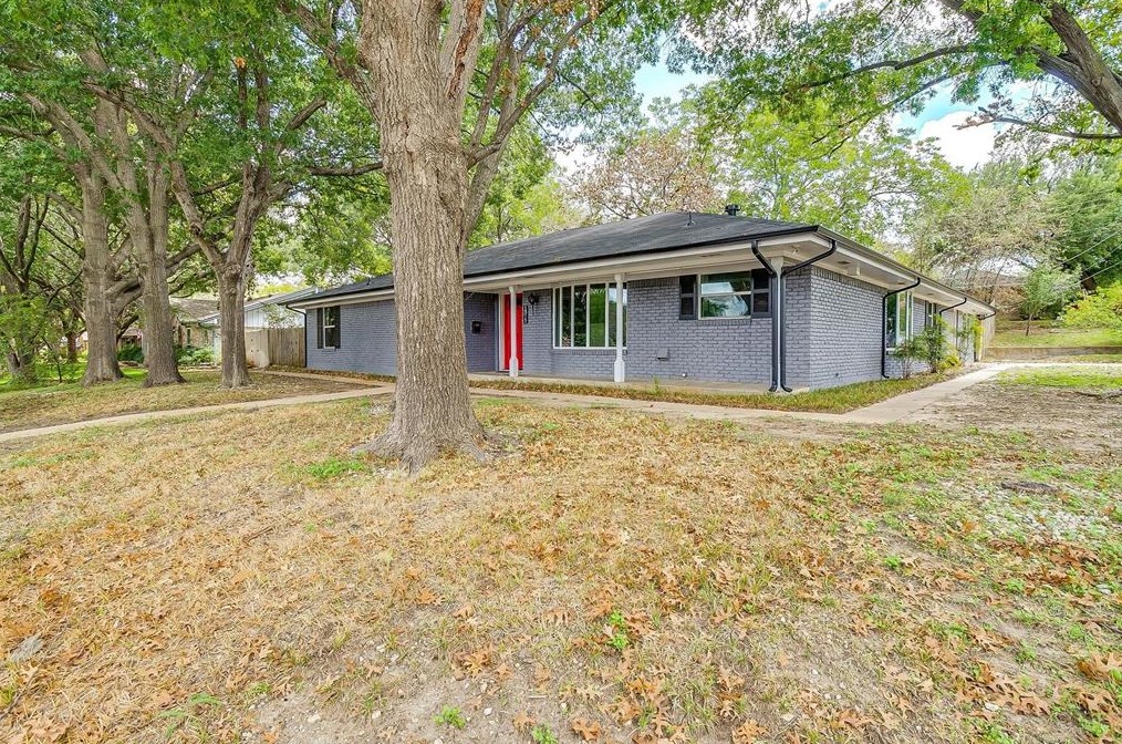 1313 Roman Rd, Grand Prairie, TX 75050-3210