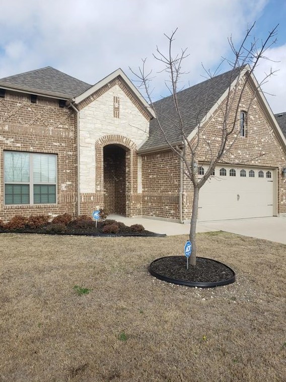 1563 Country Crest Dr, Waxahachie, TX 75165