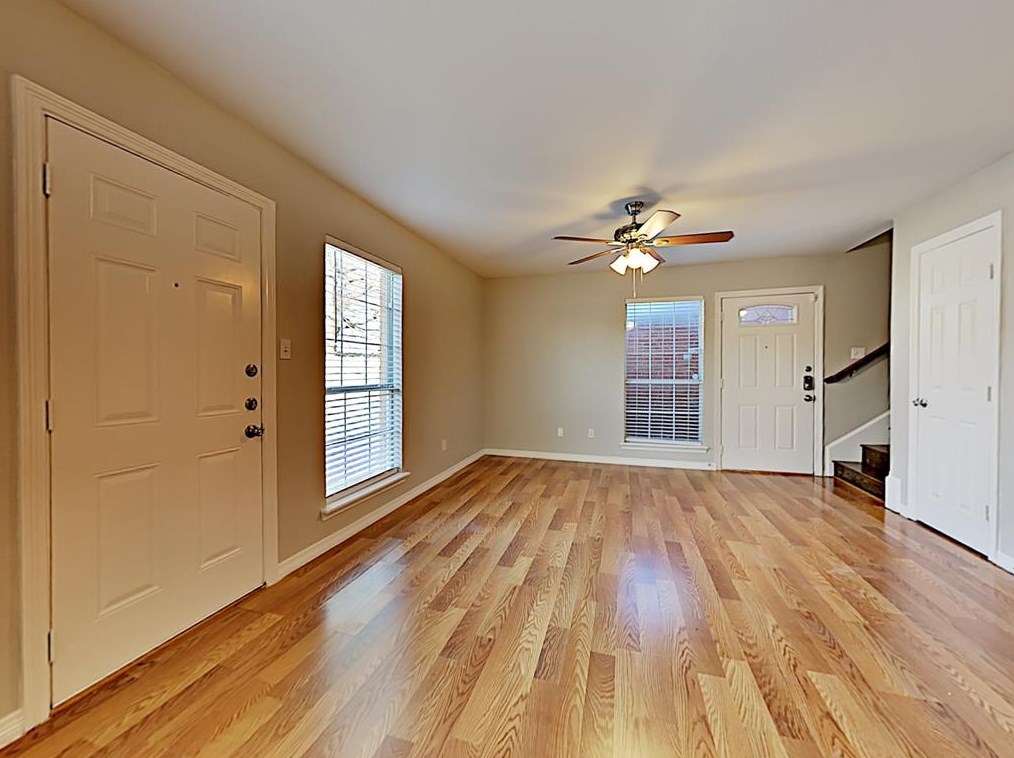 909 Fairbanks Cir, Duncanville, TX 75137