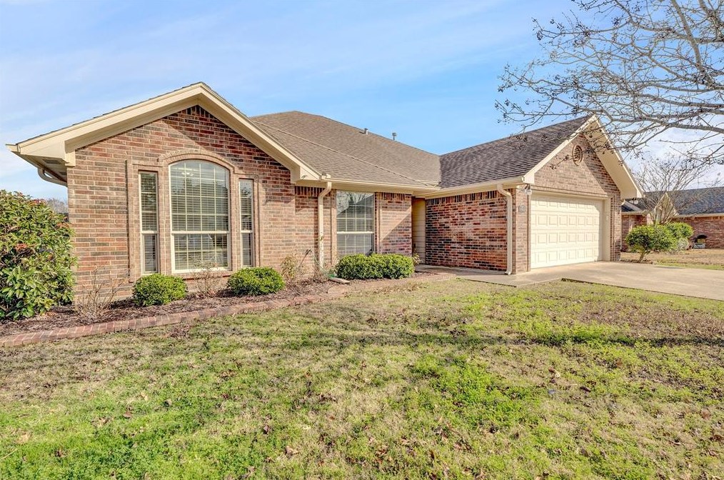 323 Amanda Ct, Whitehouse, TX 75791