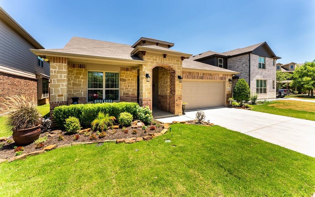 4733 Redbud Dr, Denton, TX 76208