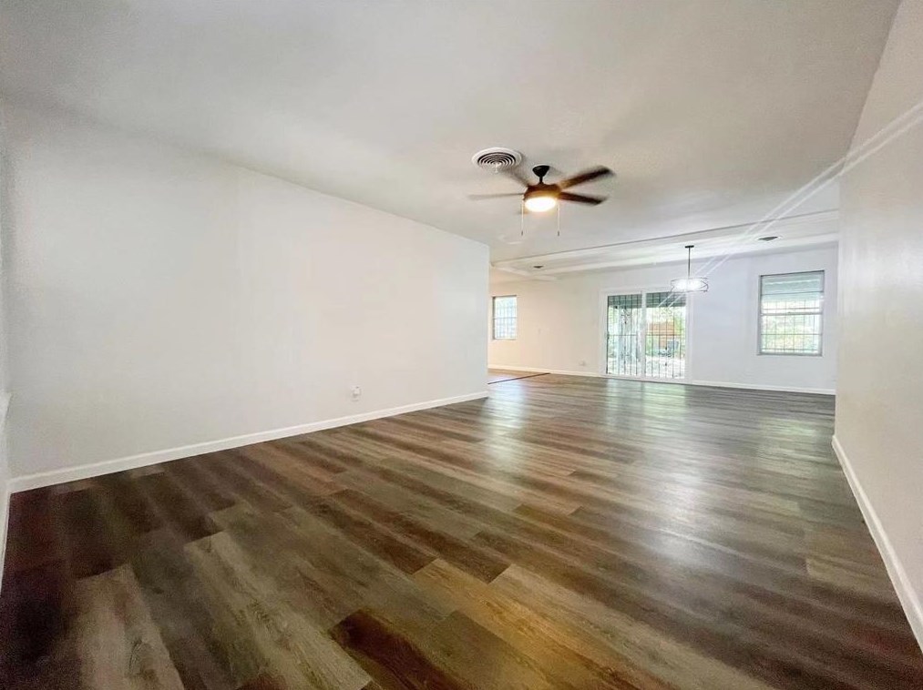 8615 Barclay St, Dallas, TX 75227