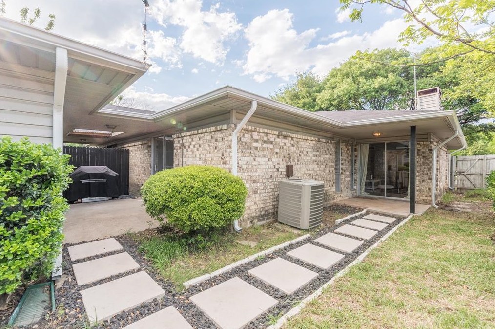 3148 Royal Ln, Dallas, TX 75229