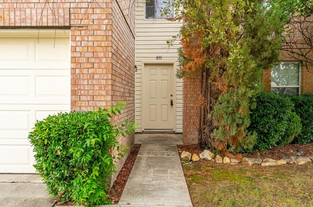 833 Poncho Ln, Haslet, TX 76052