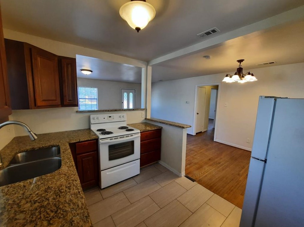 3614 Linda Dr, Dallas TX  75220-1726 exterior