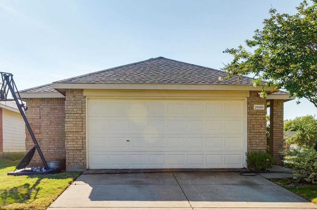 2000 Kickapoo Trl, Forney, TX 75126-8249