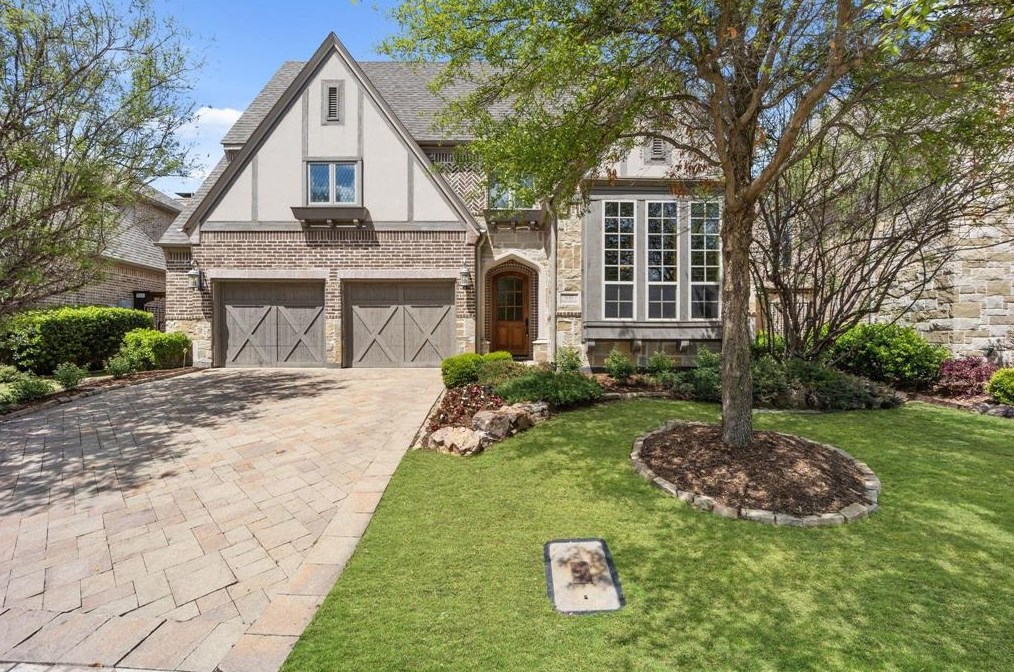 637 Clearwater Dr, Irving, TX 75039