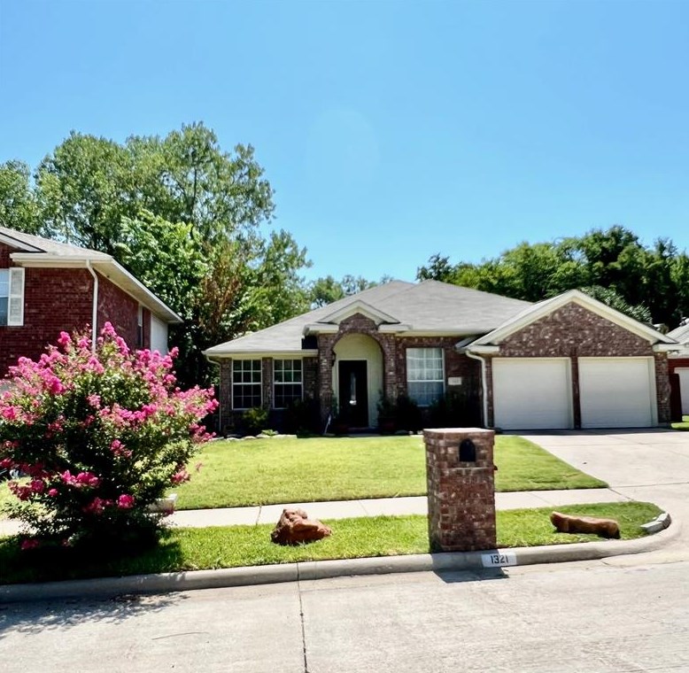 1321 Meadowbrook Dr, McKinney, TX 75069